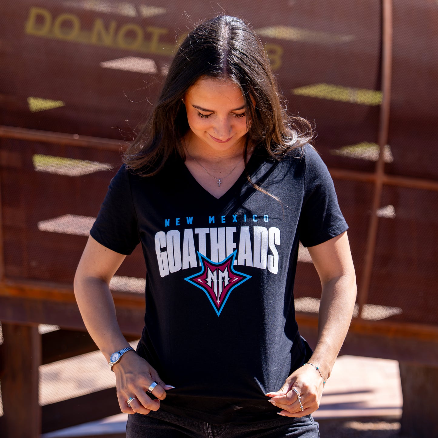 Goatheads Thorn Essential V-Neck